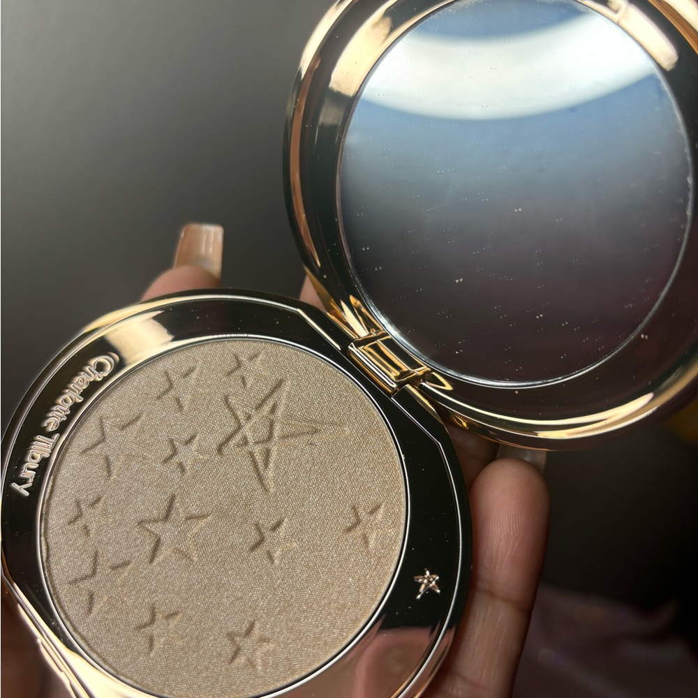 Charlotte Tilbury highlighter